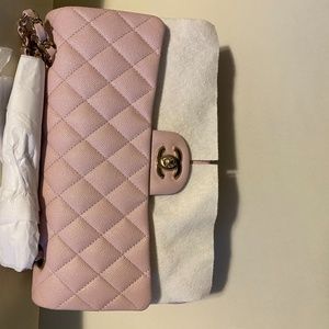 Chanel Classic Flap Medium Caviar Light Pink 21S